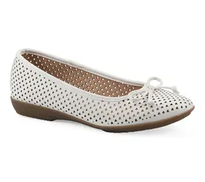 Cliffs by White Mountain Slip-On Flats - Carris