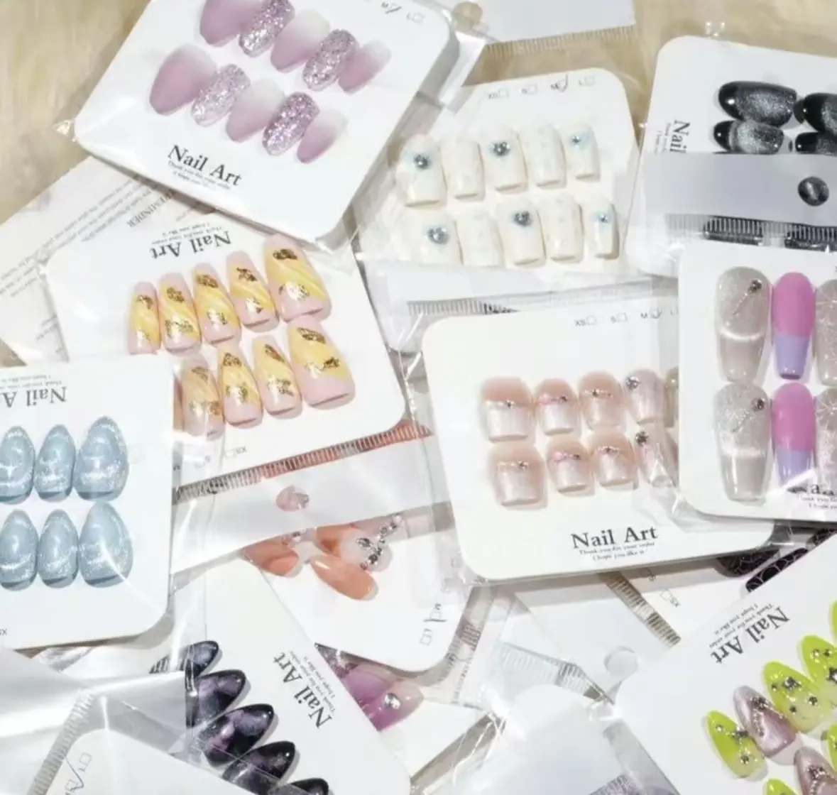 Vera:Happy handmade press-on nail scoops