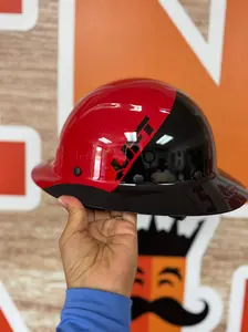 Casco de trabajo de fibra reforzada 50/50 con ala completa y ajuste cómodo