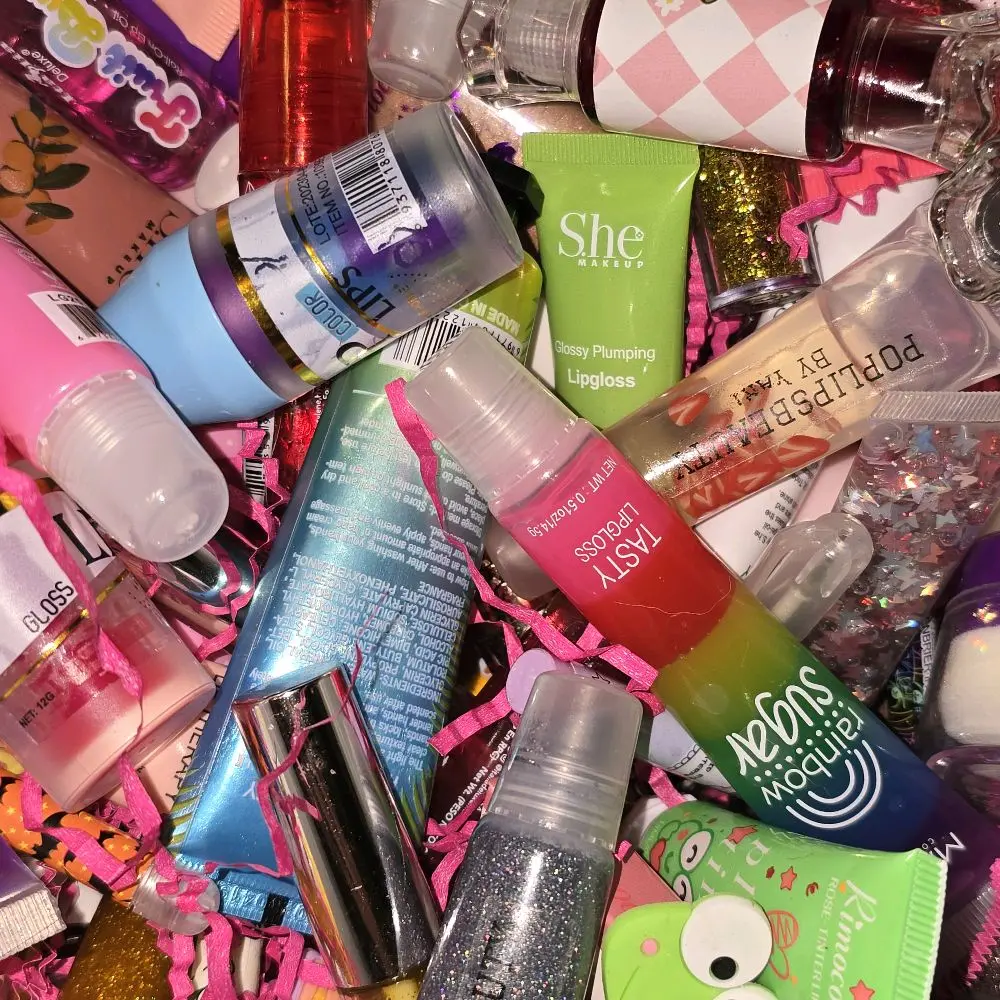Lipgloss Scoop - Vibrant Lip Glosses & Makeup Essentials for a Fun & Colorful Beauty Experience, Perfect for Cosmetic Enthusiasts - Lipstick