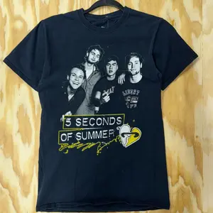 5 seconds of summer 5sos tshirt tour merch AC141013