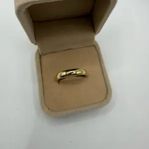 Men's wedding ring, 4mm plain, for weddings or engagement parties, 14k laminated gold, hypoalargenic.