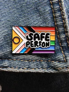 New Style Safe Person Letter Design Brooch, Fashion Alloy Badge for Clothes & Hat & Bag Decor, Trendy All-match & Exquisite Accessories for Birthday Gift, Men Accessories