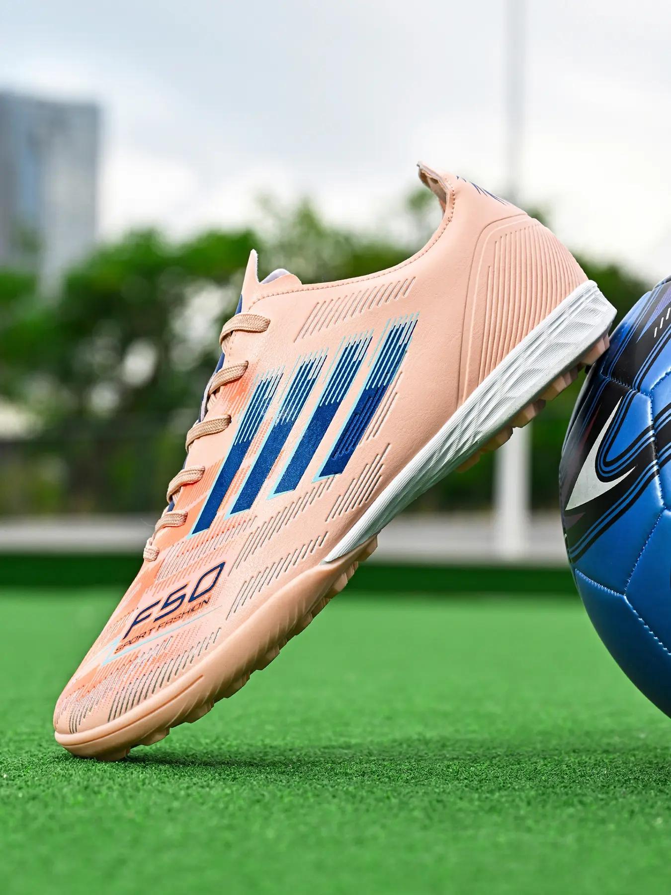 Men's Soccer Shoes TF Nails Outdoor Sports Sneakers, Wear-Resistant Anti-Slip Strong Grip Ankle Protection All Seasons