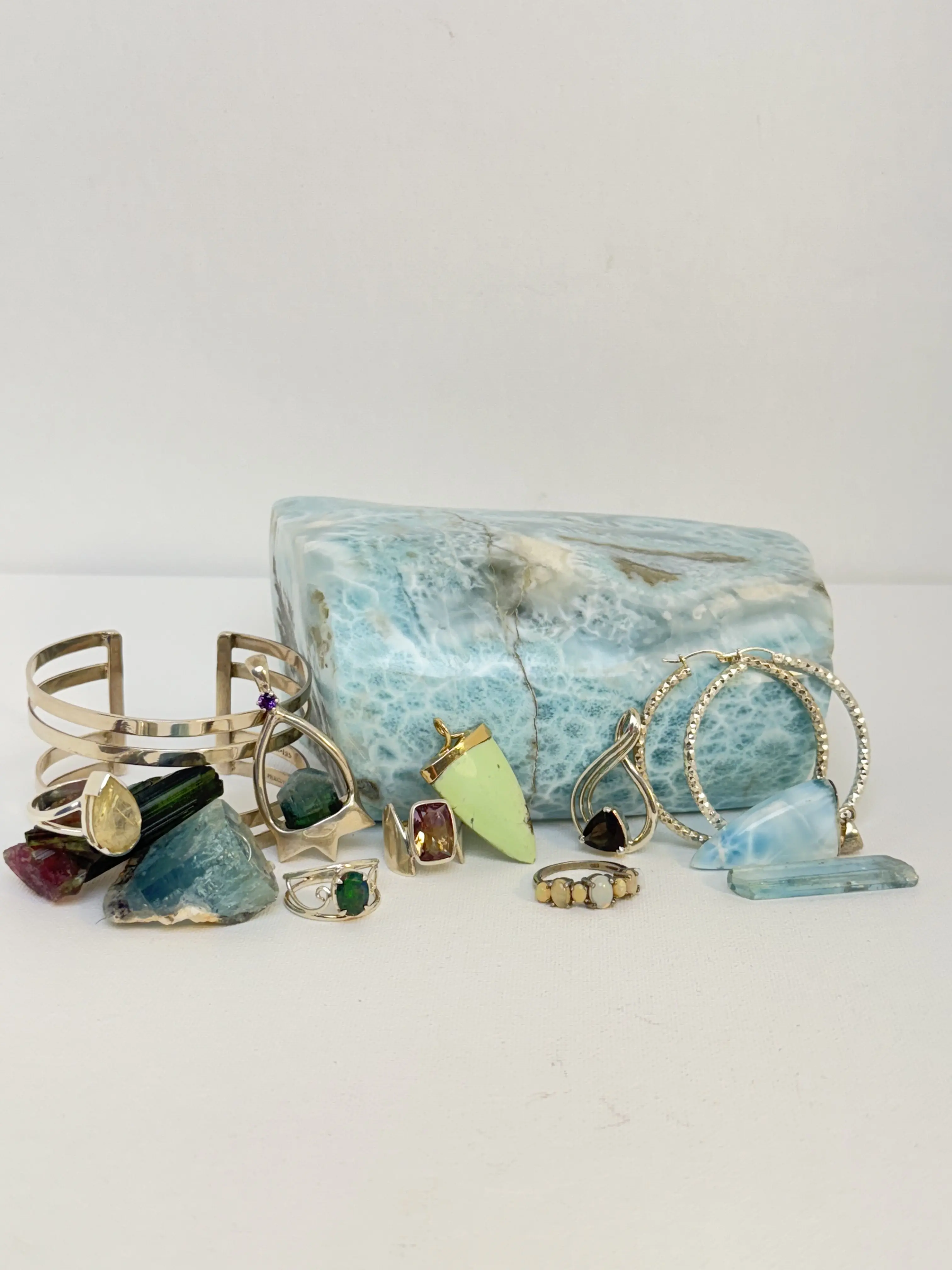 Universal Offerings Natural Stone Decor & Wearables - 1 Universal Offerings Natural Stone Decor & Wearables - 1