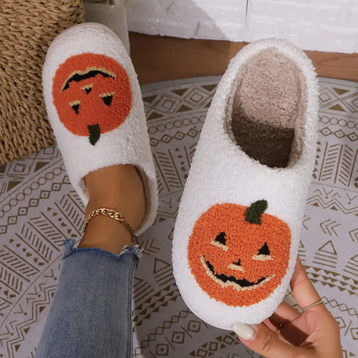 Women's Unisex Pumpkin Kawaii Skull Face Slip-On Slippers, Cozy Faux Fur Lined Round Toe Nylon Upper Footwear with Anti-Slip Rubber Sole for Indoor/Outdoor Wear