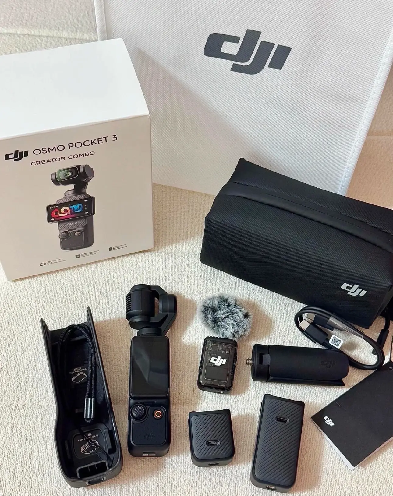 DJI Osmo Pocket 3 Creator Combo CMOS Gimbal Camera 4K Vlog Camera