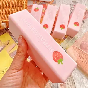 2 sets of pink slow-fermentation bread squeezing sets. They serve as both soft comfort items and table decorations, made of non-toxic and durable materials. Ideal for office decor, party gifts, and party supplies.