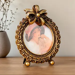 Vintage Round Photo Frame, European Style Mini Desktop Picture Frame, Home Decor Photography Prop, Ideal for Displaying Photos, Home Decor Accessory