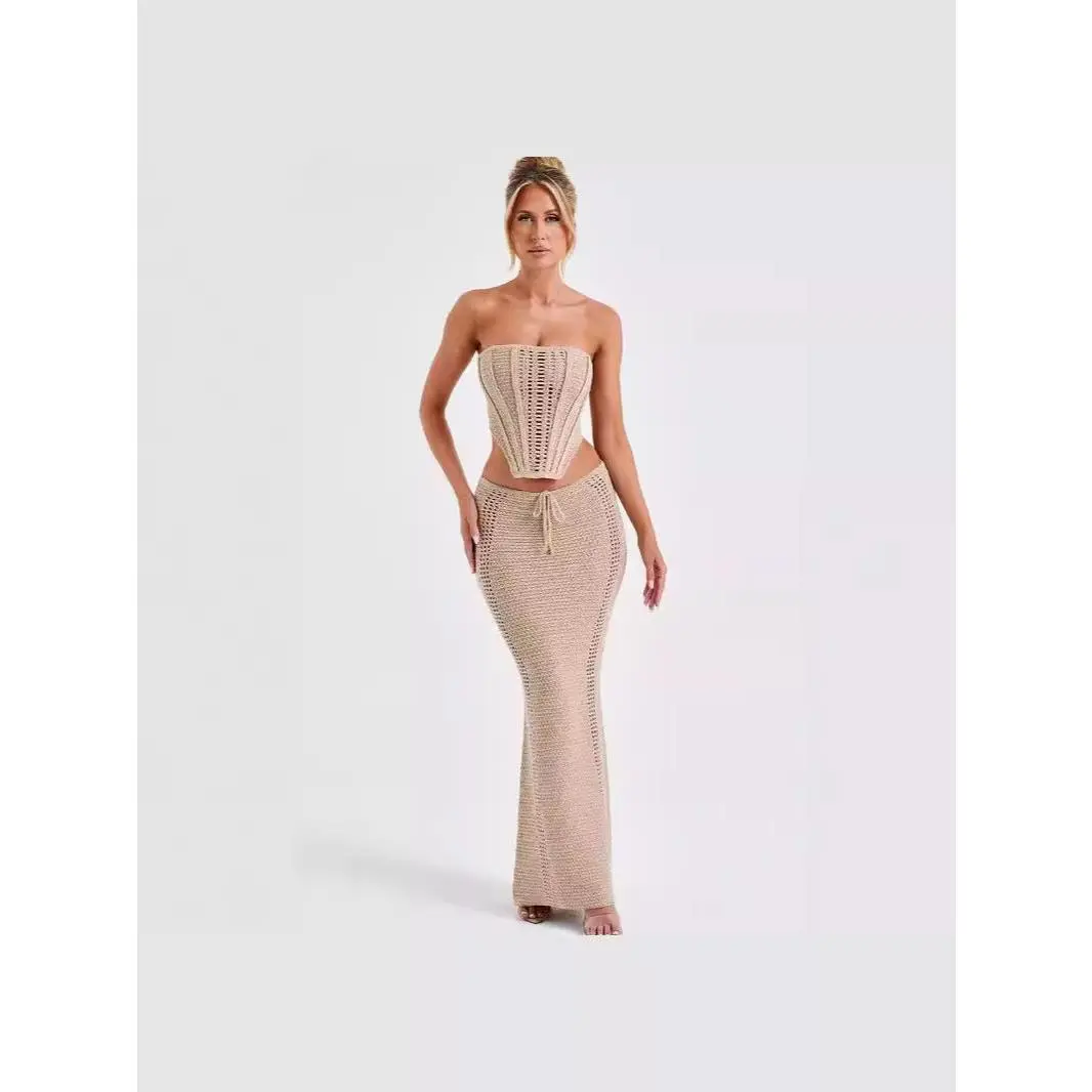 Sexy backless strapless top, hip-hugging long skirt, knitted suit