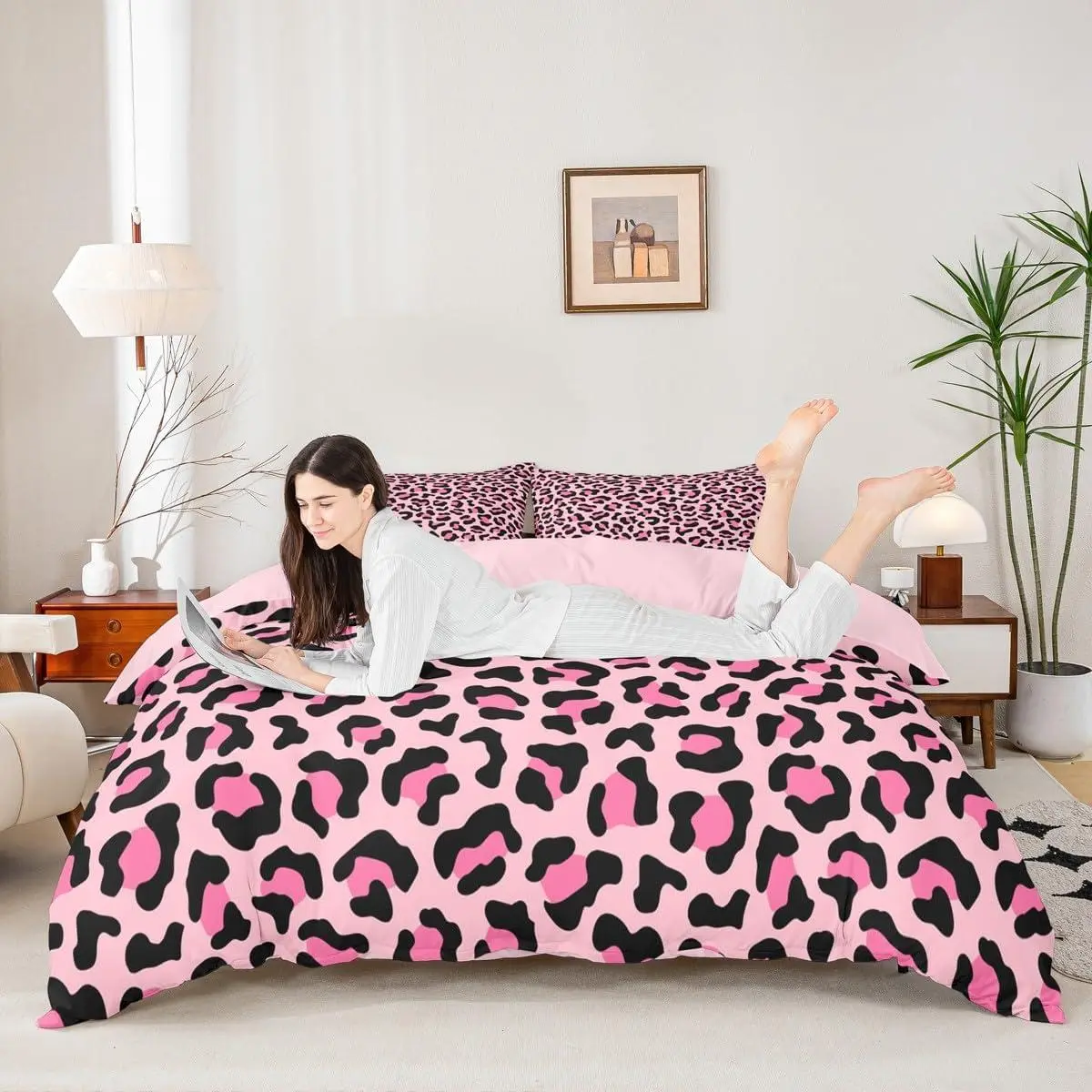 Feelyou Bold Leopard Art Vivid 3D Style Soft Pink King Size Duvet Cover Set - Luxury Breathable Polyester Bedding Sets, African Cheetah Theme, Filler-Free Comforter Cover, Zipper Ease, Machine Washable, All Season Bedroom Decor