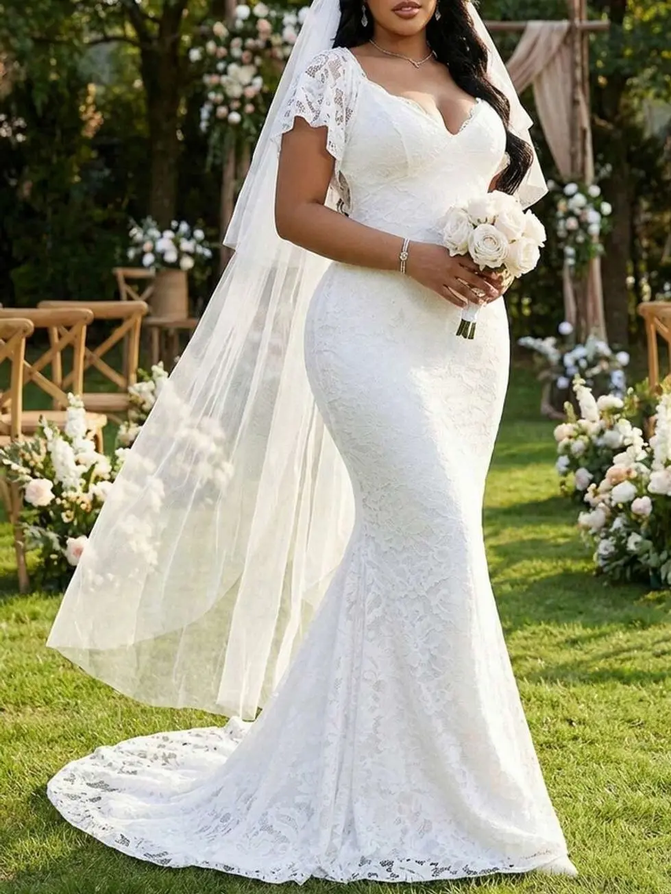 French Style Mermaid Bridal Gown, Elegant Sweetheart Wedding Dress With Lace Flare Sleeves Plus Size