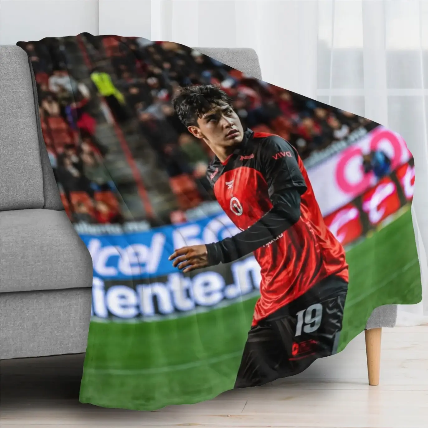 Gilberto Mora Mexico No. 19 Soccer Player Throw Blanket, Soft Cozy Plush Bedding and Bed Accessories for Couch Sofa and Bedroom Decor, Lightweight Warm Football Fan Gift for Teens and Adults