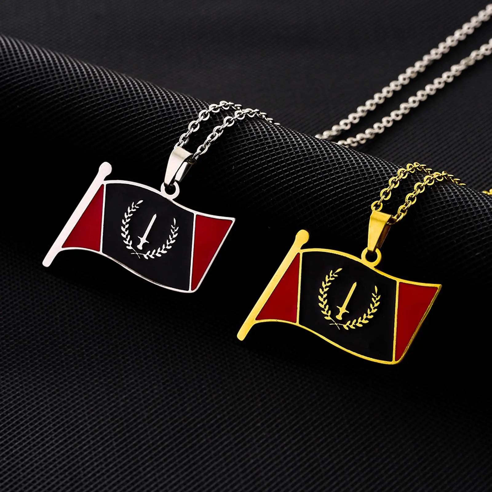 Cool Flag Pendant Chain Necklace in Polished Gold-Tone Alloy, Unisex Fashion Accessory with O-Shaped Chain, Lightweight Daily Jewelry, Chain Necklaces, Costume Necklaces