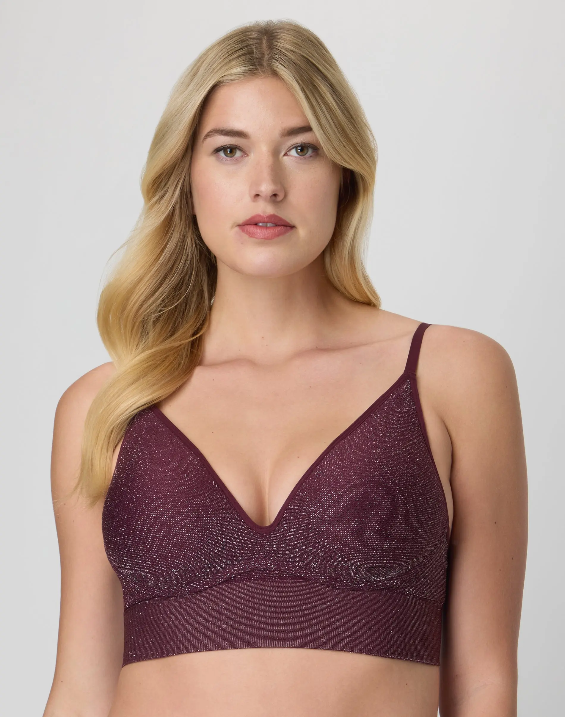 Maidenform Women's Glitter Edition Seamless Bralette, Wireless Push-Up Lift with Lightweight Spandex Fabric and Convertible Straps