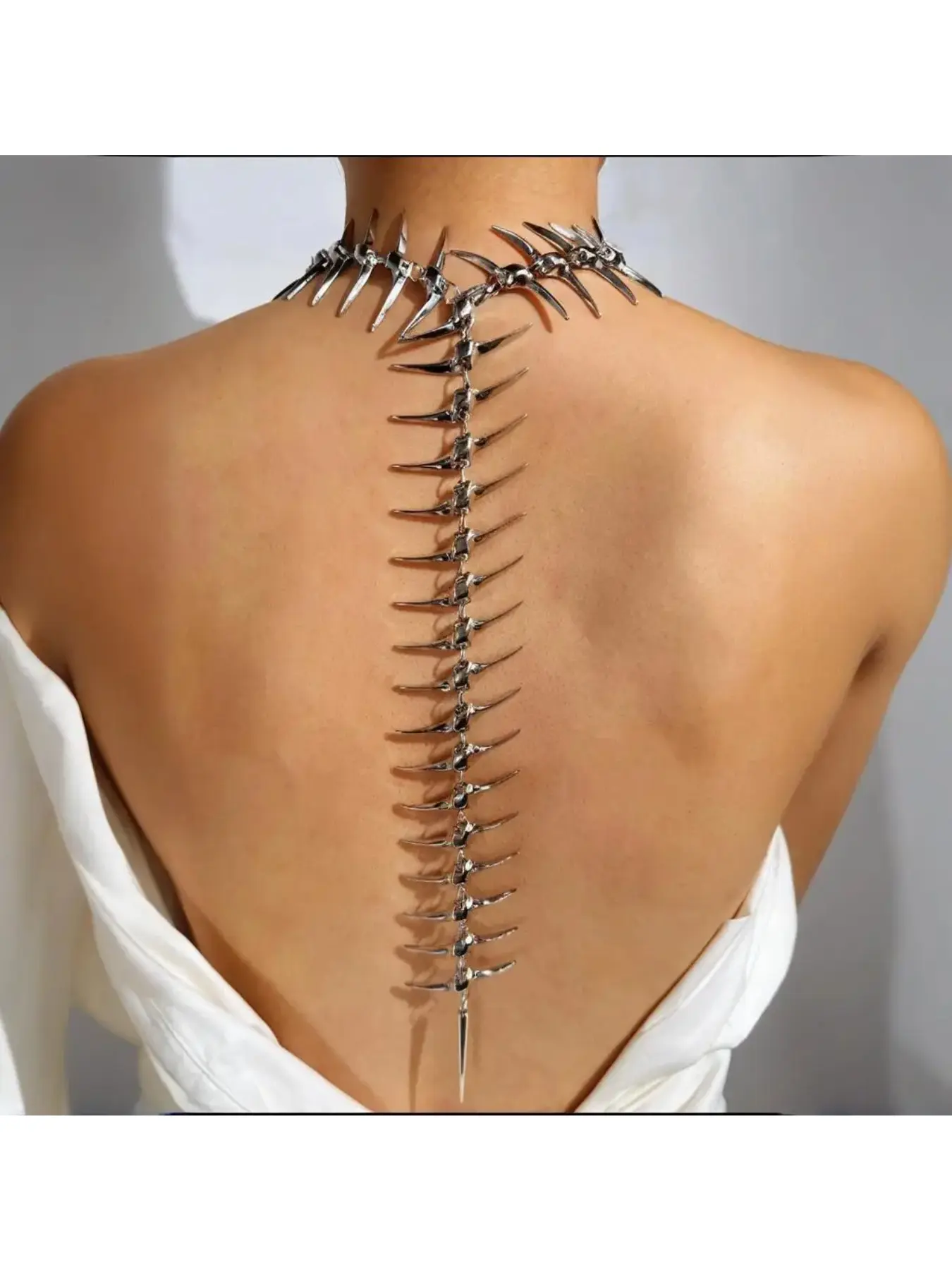 Edgy Niche Hip-Hop Thorn Skeleton Alloy Women's Necklace Gothic Witch Jewelry Perfect for Holiday Parties Everyday Wear Street Style Outfits Chunky Necklace NEW