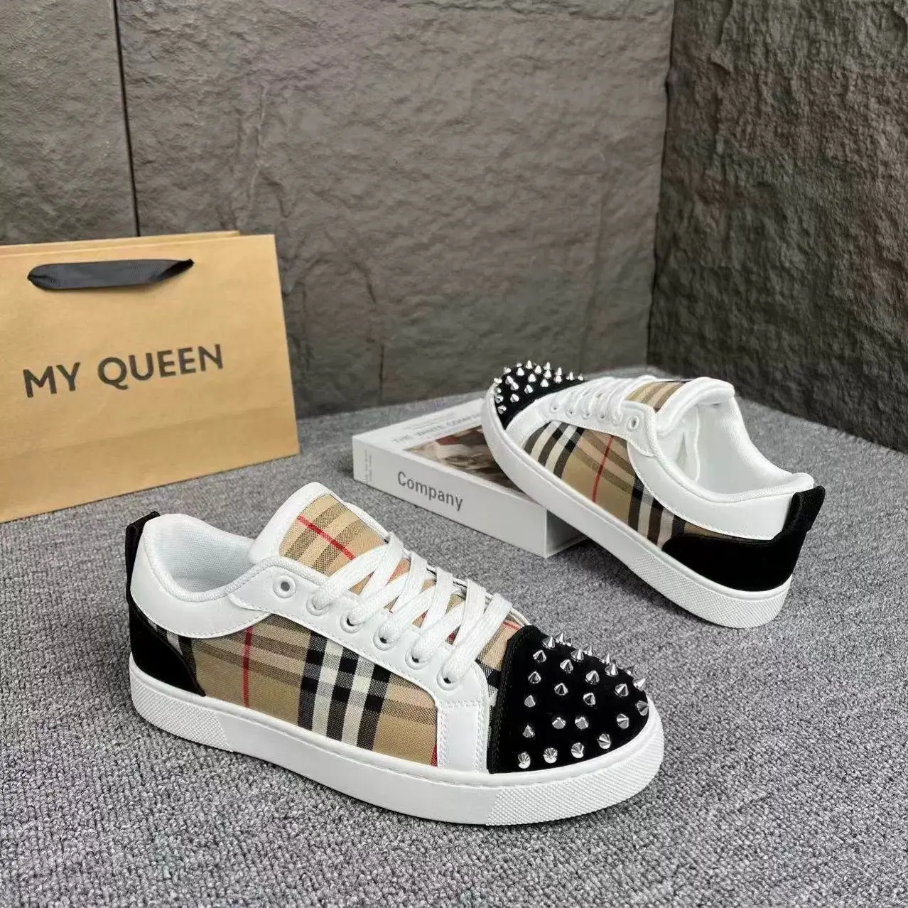 Unisex Low-Top Lace-Up Leather Upper Sports Shoes - Rivets, Rhinestones, Sequin Studding, Non-Slip Red Sole - Casual Trainers for Walking, Running, Outdoor Activities, Shoe, Sneaker, Athletic,safetycomposite,suretrack,off-shoulder,height,boot,,c,all-match