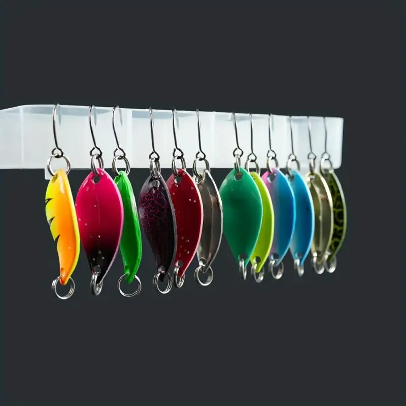 Artificial Fishing Lure, Metal Sequin Fishing Lure with Hook, Bass Fishing Lure, Fishing Accessories for Outdoor Fishing, Fishing Tackle, Fishing Supplies, Spoon Lures, Fishing Equipment, Fishing Gear