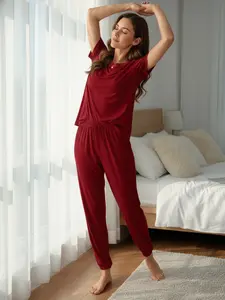 Ultra-Soft 2-Piece Lounge Set: Women's Comfy Short Sleeve Tee & Jogger Pants - Perfect for Sleep, Home, or Casual Outings Loungewear
