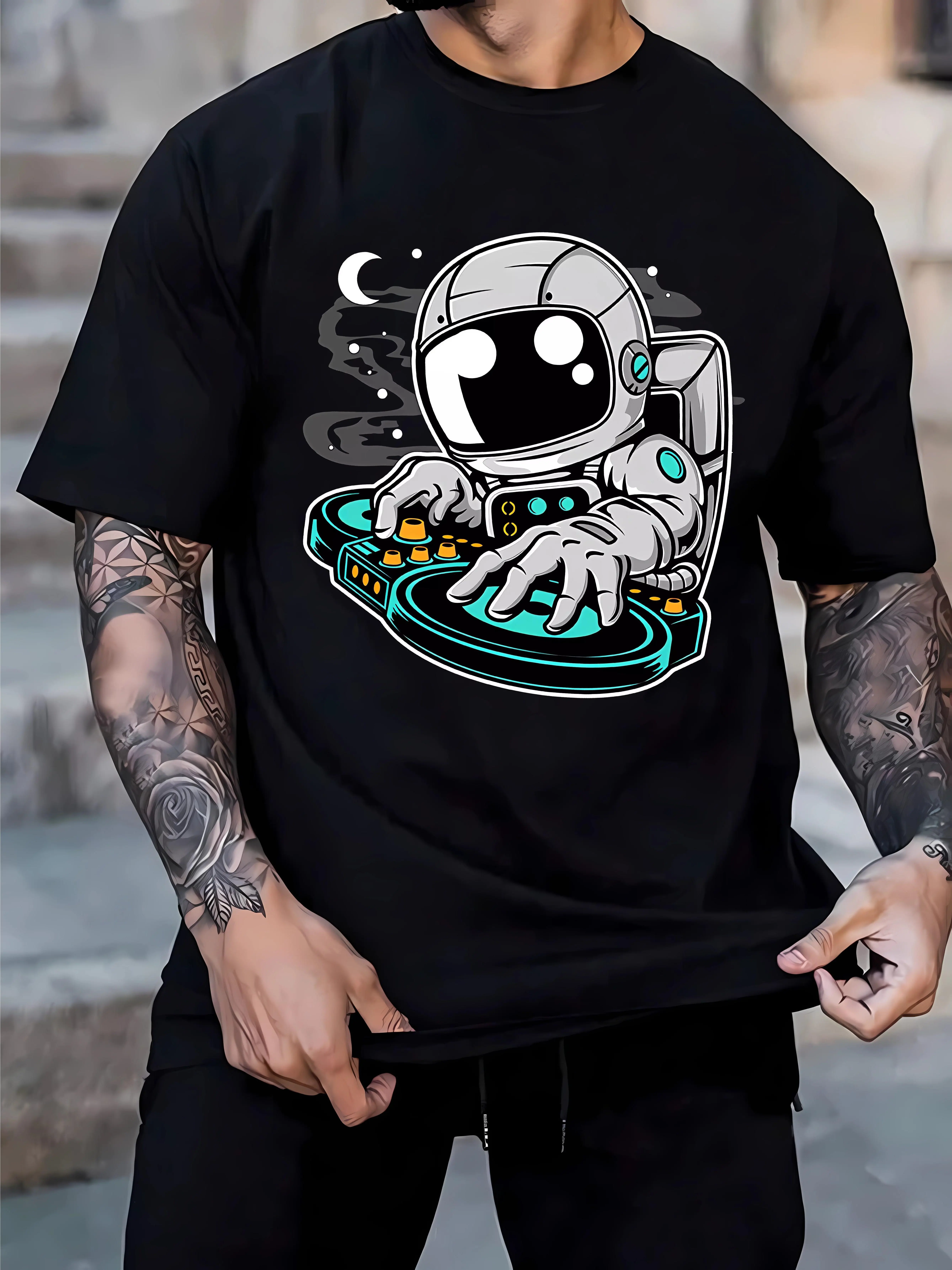 DJ Astronaut Space Moon Graphic T-Shirt, Cool Cartoon Cosmic Music Turntable Streetwear Tee, 100% Cotton 180g Unisex Viral EDM Music Lover Casual Gift Top S-3XL