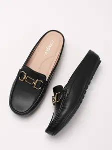 Women's Casual Slip-On Shoes, Soft Leather Outdoor Sandals, All-Season Comfortable Footwear, New Style Single Shoe Design, Slip On Mules