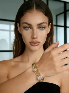 1 piece of vintage elegant tassel bracelet, suitable for daily commuting, vacation and dating, and also a surprising exquisite small gift.