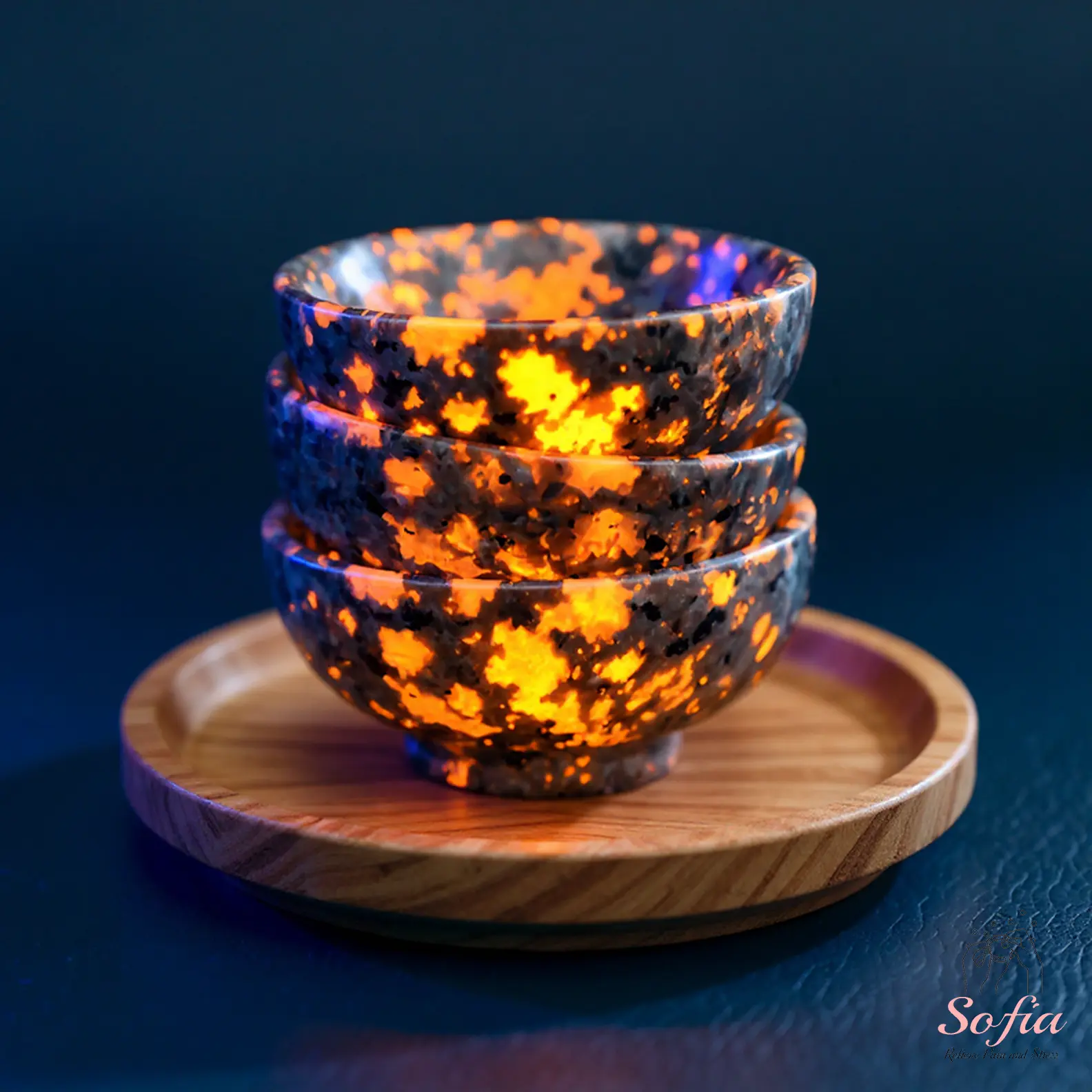 Flame-Like Yooperlite Stone Bowl - UV Reactive Natural Crystal Bowl with Mystical Energy, Gemstone Specimen Witch Decoration, Gift for Loved Ones, Gemstone Specimen Natural Crystal Decorations
