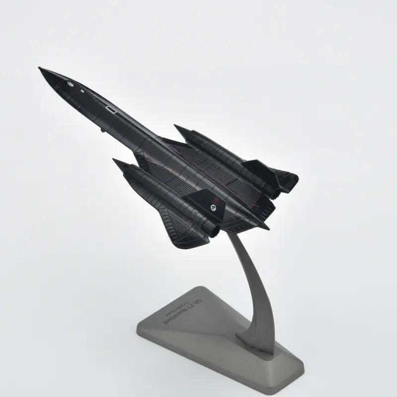 1 Piece Sr71 Blackbird Solid Metal Scale Model Kit, Detailed Aircraft Design, Collectible Statue Figurine, Decoration Figure, Ideal Gift for Collectors & Enthusiasts, Addition to Modern Home Decor, Decorative Figurines