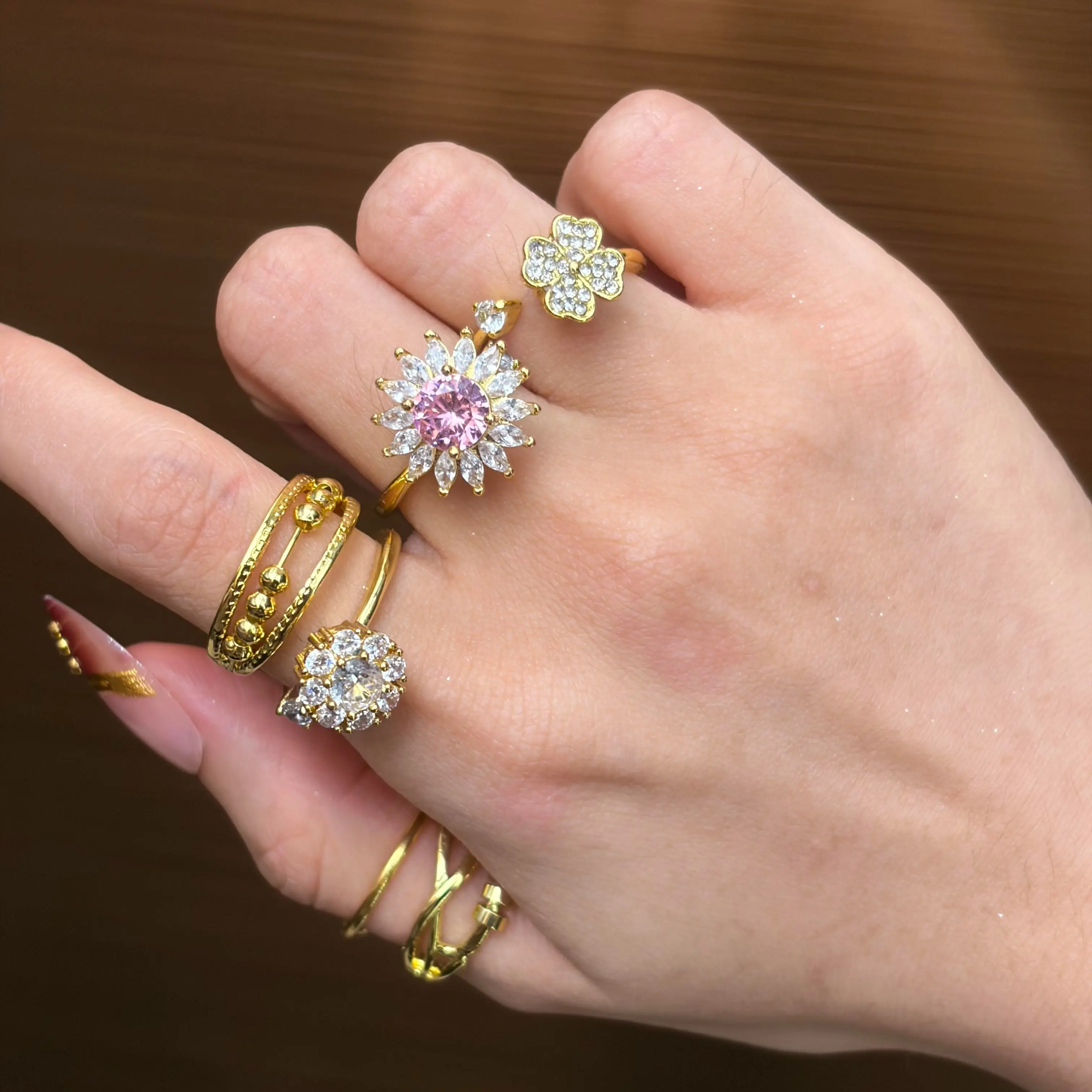 7PCS Anxiety Relief Spinner Rings for Women, 6+1 Set Fidget Rings, Stress Relief Jewelry, Rotatable Sensory Rings for Daily Wear, Cute Stackable Rings Gift  Adjustable Ring finger anxiety ring fashion