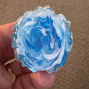 Pop-sockets Resin Flower Design - Blue & White Swirl Pattern for Phone Grip Enhancements
