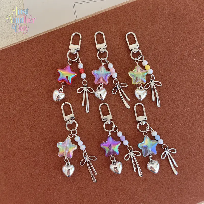 6PCS Y2K Star & Heart Keychain Set, Holographic Star Pendant Keychain with Bow Charm, Cute Beaded Bag & Phone Accessories for Girls