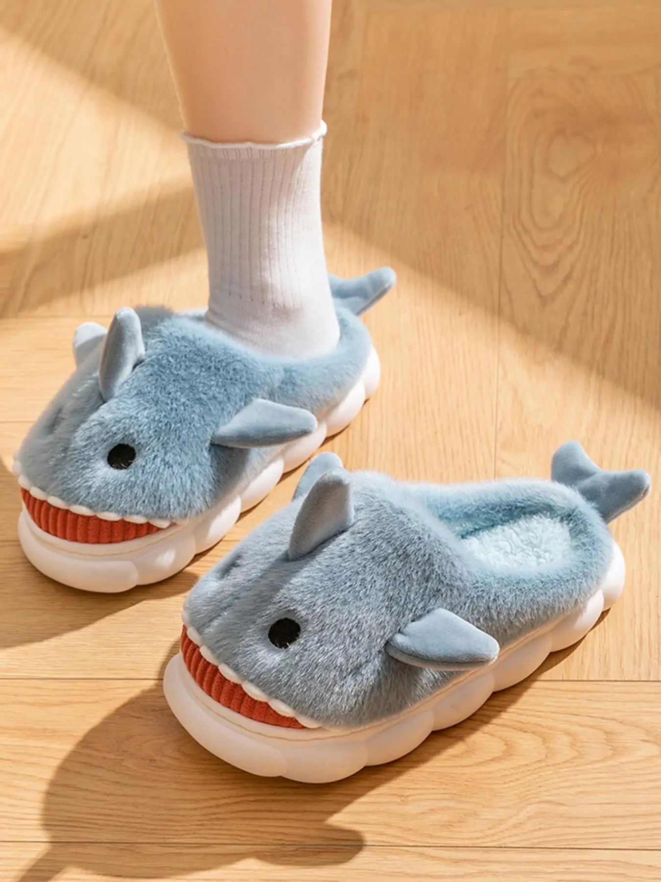 Women's Cute Cartoon Shark Design Fluffy Plush Slippers, Non-slip Warm Bedroom Slippers Shoes, Fashion Women's Platform Home Slippers for Fall & Winte