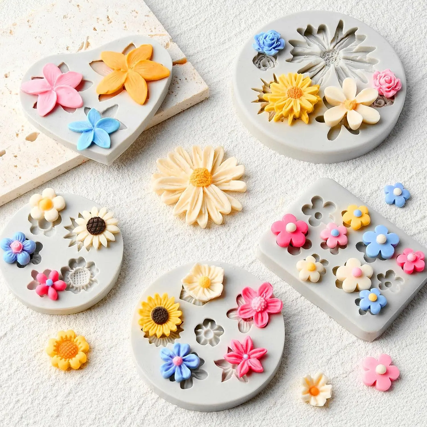 Pack Of 5 Flower Silicone Molds, Daisy Clay Mold, Plaster Mold, Candle Mold, Aromatherapy Wax Sheet Silicone Mold, Soap Mold, Suitable for Candles, Plaster, Resin, Clay, Concrete and Other Craft Projects