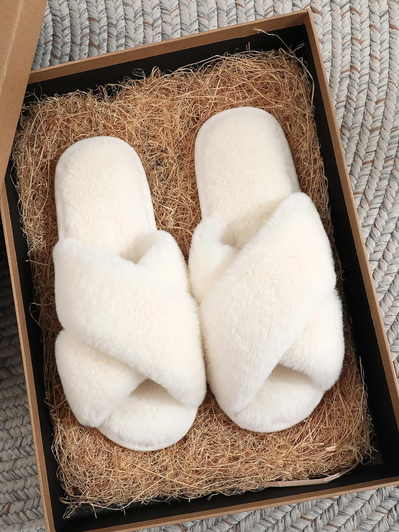 Women's Solid Color Fluffy Plush Slippers, Casual Soft Comfortable Home Slippers, Warm Non Slip Slippers for Indoor & Outdoor Use for All Seasons, Footwear