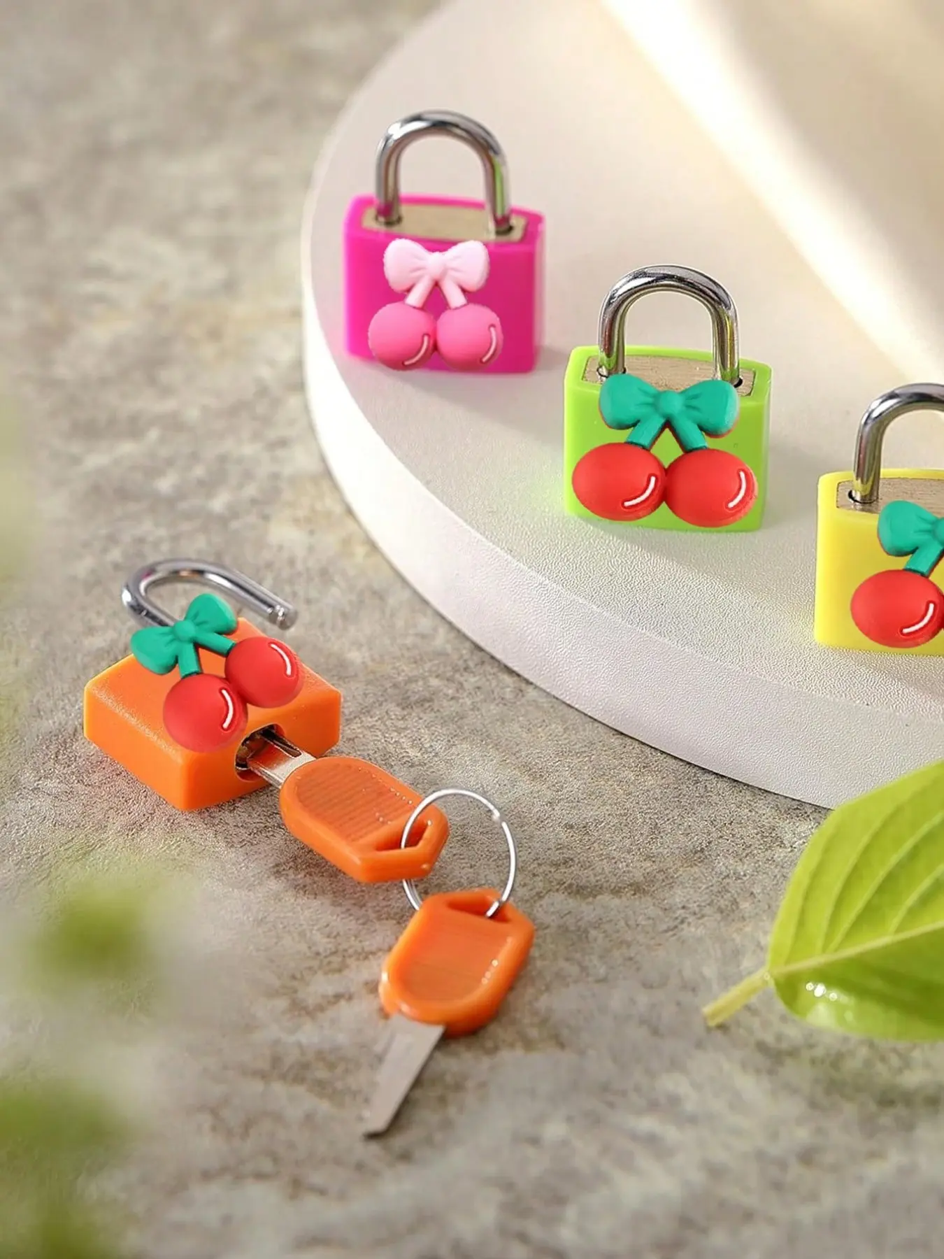 Small Luggage Lock with Key, Sturdy Lock, Durable Brass Core, Plastic Shell, Cherry Pattern, Suitable for Travel Bags, Backpacks, Suitcases, Versatile Use, Security Lock, Locks with Keys