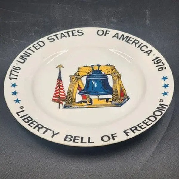 Bicentennial Ceramic Collector Plate Liberty Bell Of Freedom USA 1776-1976 10.5"