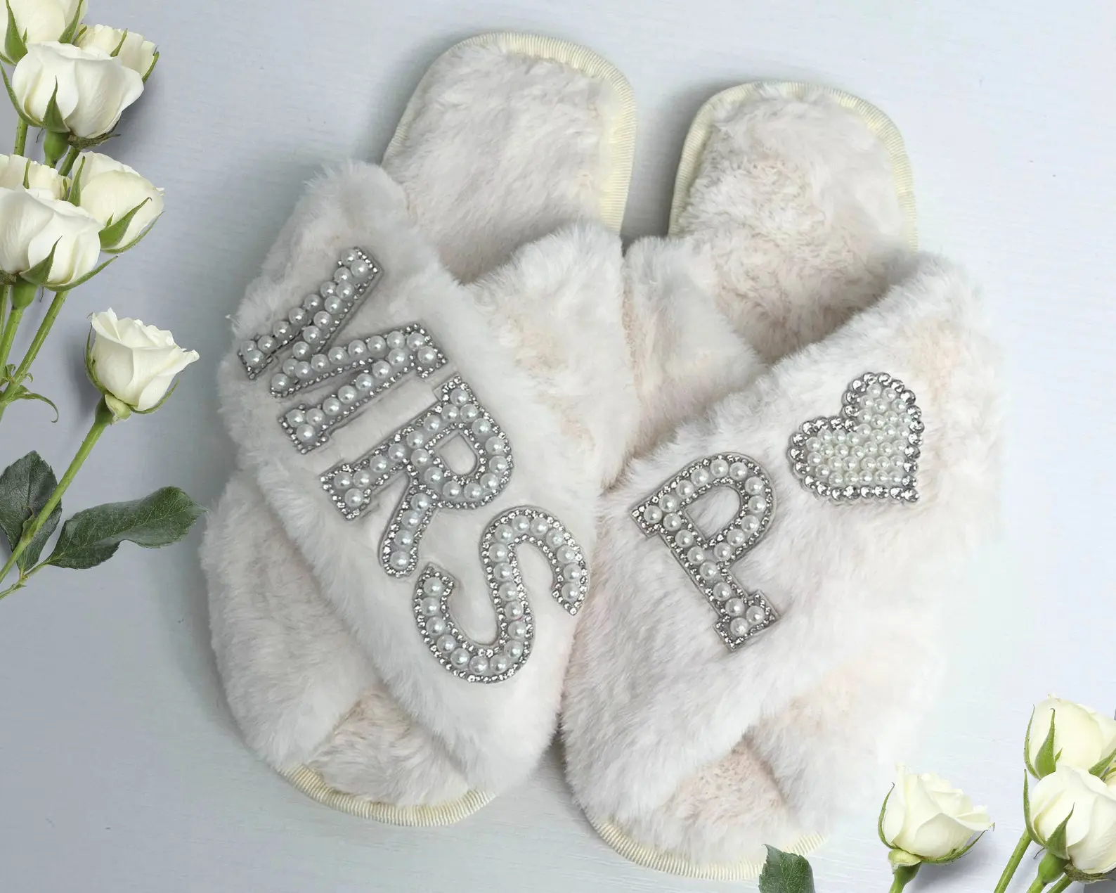 Taniri Women's Personalized Pearl Open-Toe Fur Slide House Slippers - Soft Fluffy Letter Print Bridal Wedding Footwear, Women's Gifts