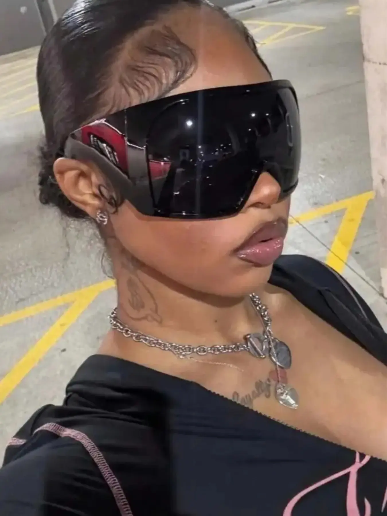 Women's Cyberpunk Style Fashion Glasses, Oversized Future-Style Eyewear, Cool European Academy Look, Back-To-School Essential, Round Frame, Punk Shades, Futuristic Sunglasses, Fashionable Sunglasses