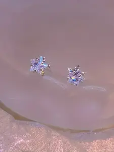 1 pair of fashionable sparkling star earrings, Stud Earring Jewelry, light luxury and versatile sweet style earrings, suitable for women's daily party wear