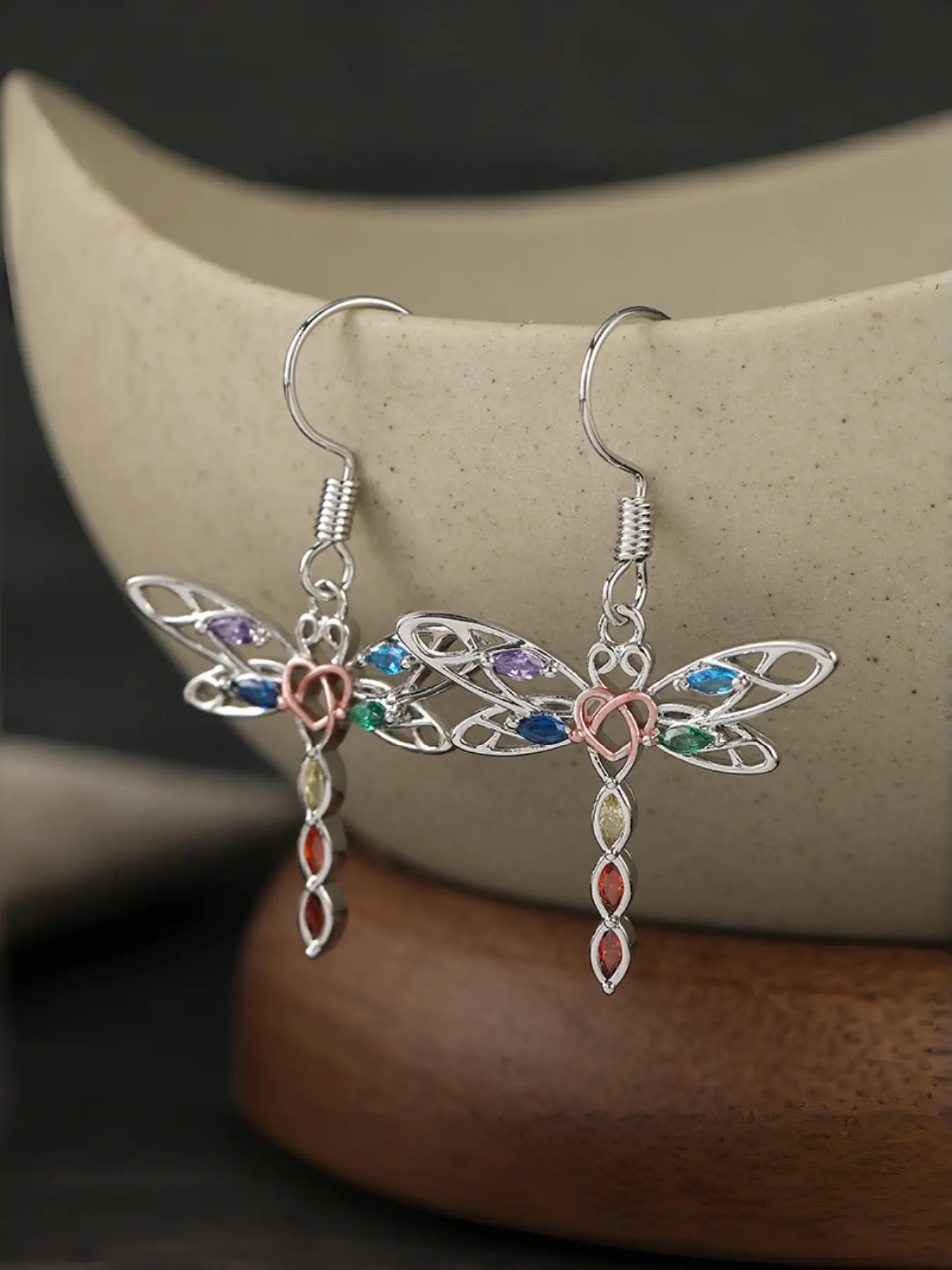 Dragonfly Hollow Shaped Women's Earrings Jewelry, Colored Synthetic Zircon Inlay, Rustic Style Fake Styling Atmosphere Accessories