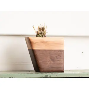 Small Planturn Cremation Urn in Walnut & California Sweetgum
