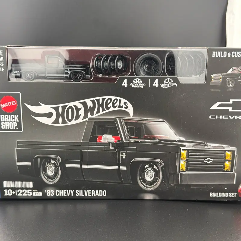 Mattel Brick Shop Hot Wheels '83 Chevy Silverado Building Set Mattel Brick Shop Hot Wheels '83 Chevy Silverado Building Set