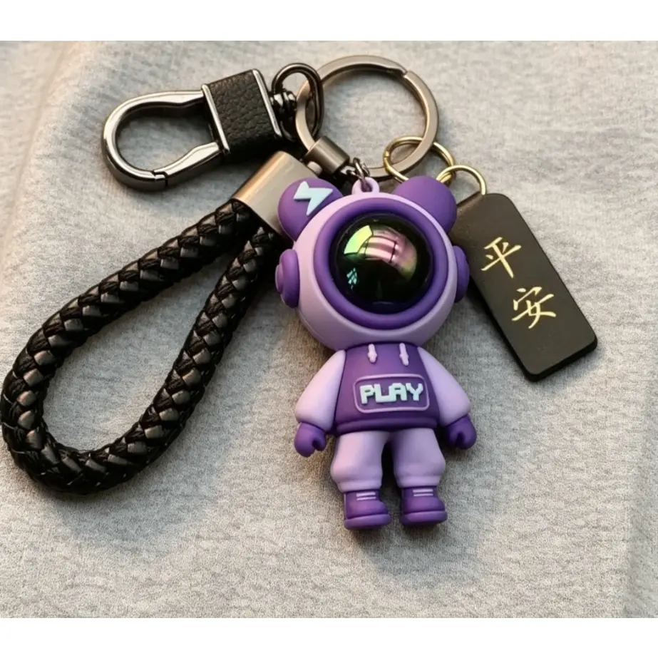 Cute Astronaut Alloy Keychain for Car Keys, Glowing Pendant Ornament, Accessory for Car/Backpack Bags, Luminous