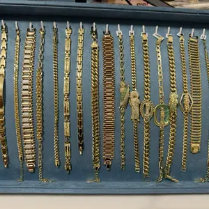 Start buying jewelry. Wholesale. Through the transmission/Emprende comprando joyería. Por mayoreo. Por medio de la trasmicion