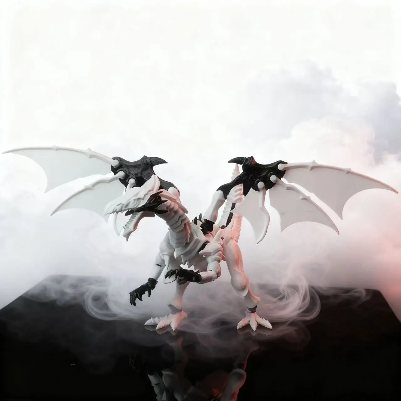 1 piece T13 multi-joint movable, Flying Dragon model figure, anime game Collectible Figurine, Articulated figures, Articulating Figurines, home and desktop ornament, suitable as a Christmas gift, New Year gift, and birthday gift, making it an ideal gift