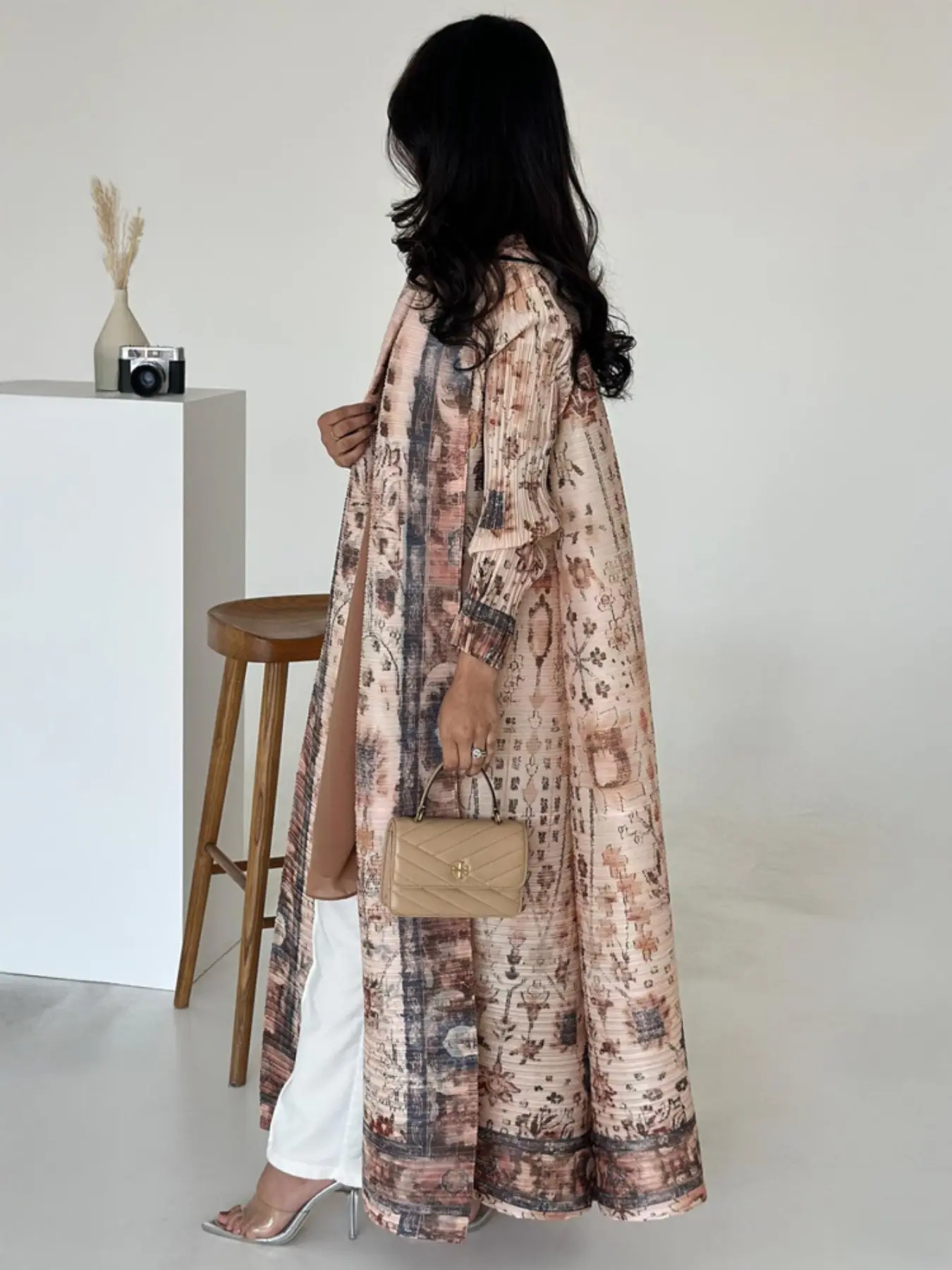 Women's Abaya Robe Ethnic National Style Printed Woven Pleated Long Cape Coat 2025 Autumn Winter New Women's Large Lapel Lace-up Cardigan Top Womenswear