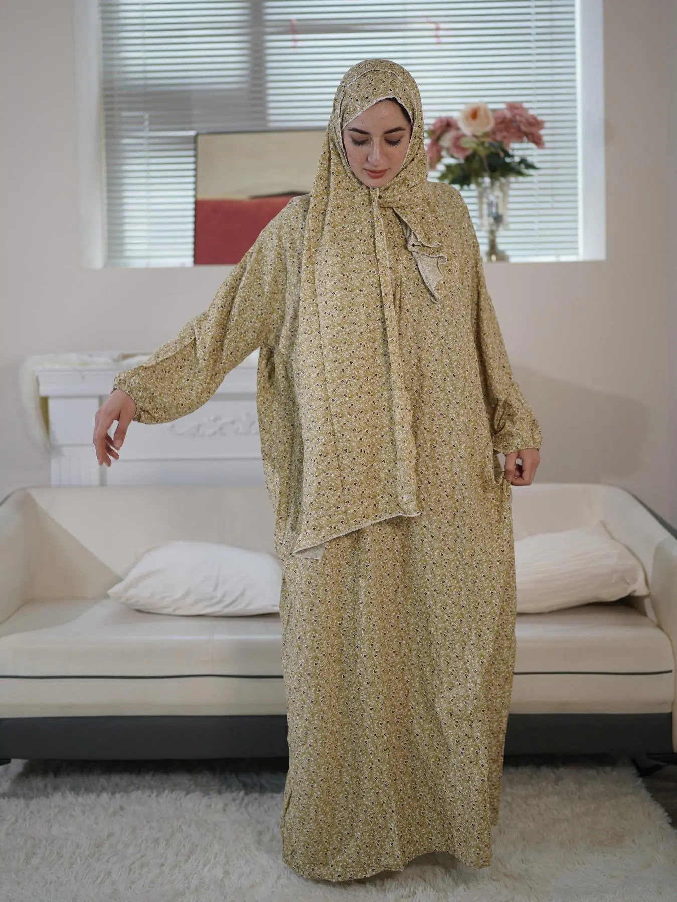 Women's Ditsy Floral Print Long Sleeve Arabian Dress with Hijab, Hijabi Cute Dresses, Modest Bishop Sleeve Maxi Muslim Dress, Ladies Clothing for All Seasons, Modest Muslim Outfits, Modest Abaya Dress, Modest Islamic Clothing, Modesty Muslim Clothing
