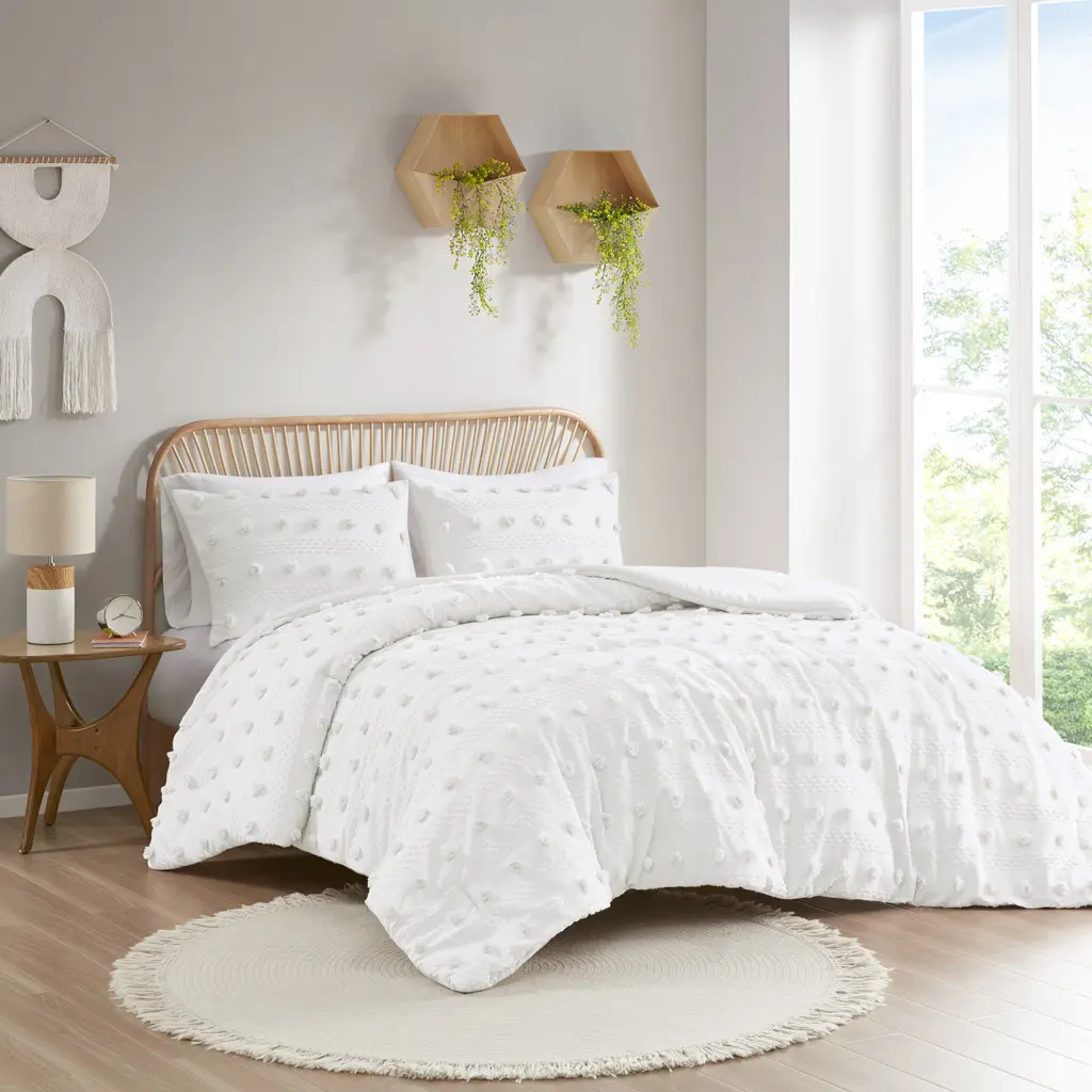 Intelligent Design Lucy Clip Jacquard Microfiber Comforter Set - Twin & Twin Extra Large, Ivory, 68x90x1 in, Soft Bedding, Microfiber Bedding Set, Soft Bedding Set