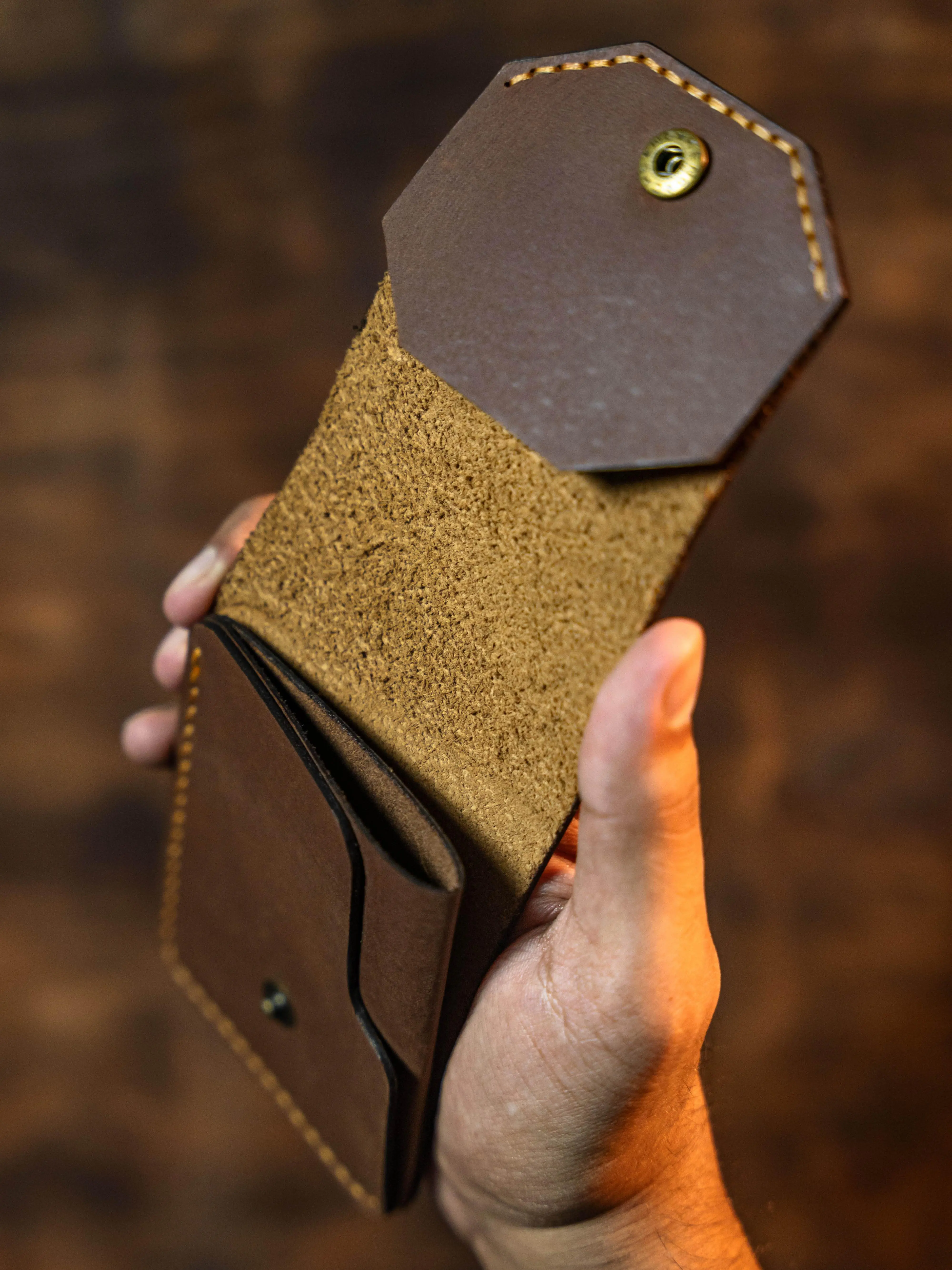 Leather Wallet Slim Minimalist Handmade Card Holder for Men & Women Bifold Design with 8-9 Bills & 6-8 Cards Best Anniversary Christmas Gift for Boyfriend