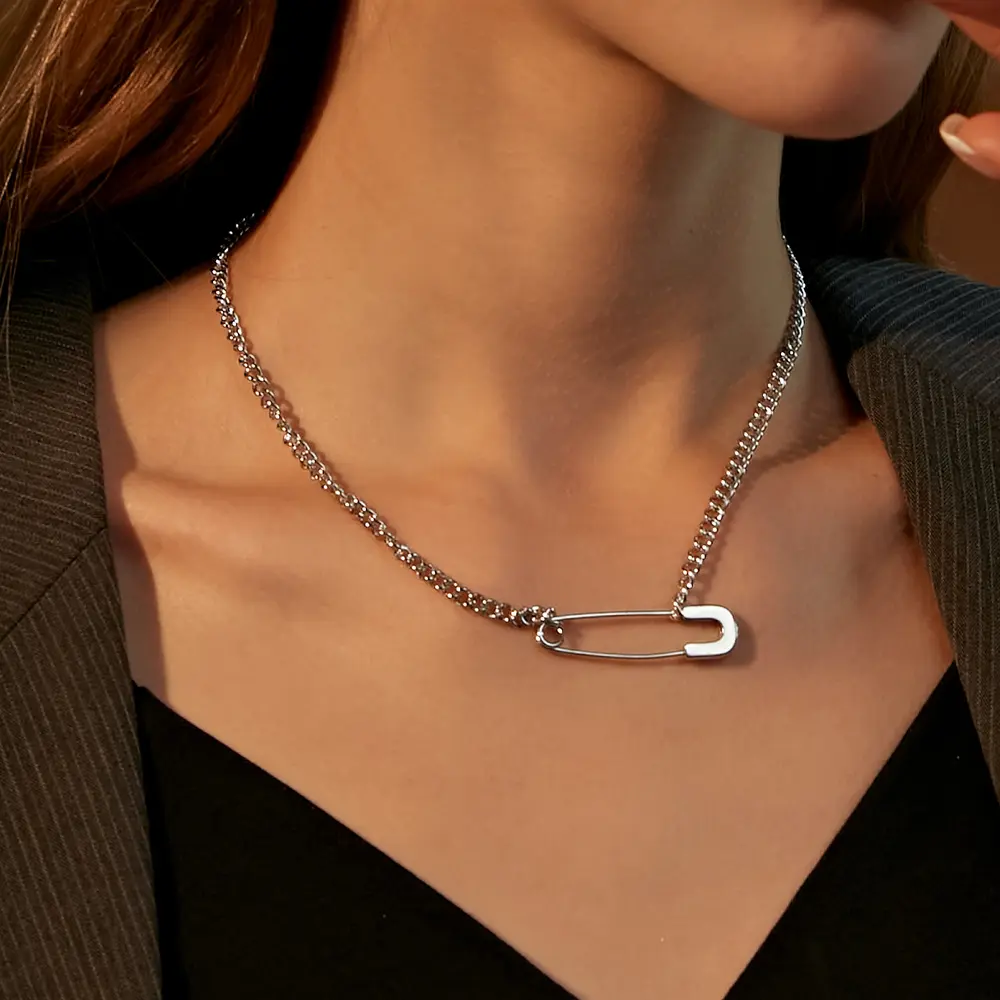 Paper clip clavicle chain pin necklace niche design simple cool style personality pendant Creative couple accessories